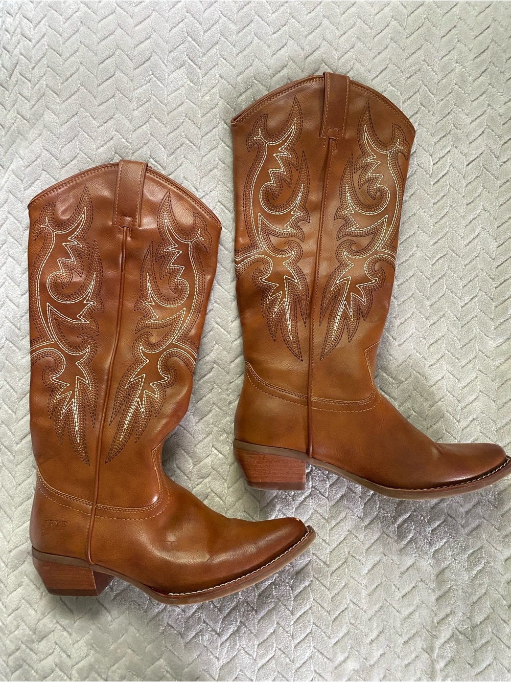 FRYE AND CO. Women's Tan Leather Western Boots
